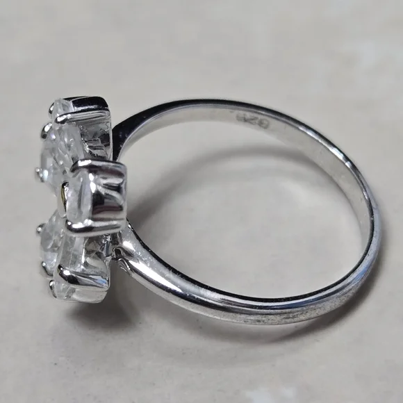 Sterling Silver 925 Rhinestones Floral Ring Size 6 Weigt 2g - Picture 9 of 17